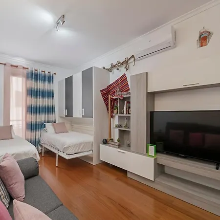 Lobo Marinho By An Island Apartment